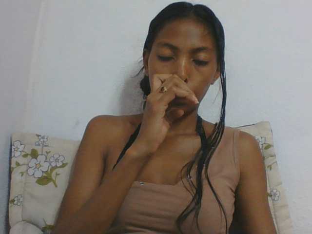 Layah7 live cam on BongaCams