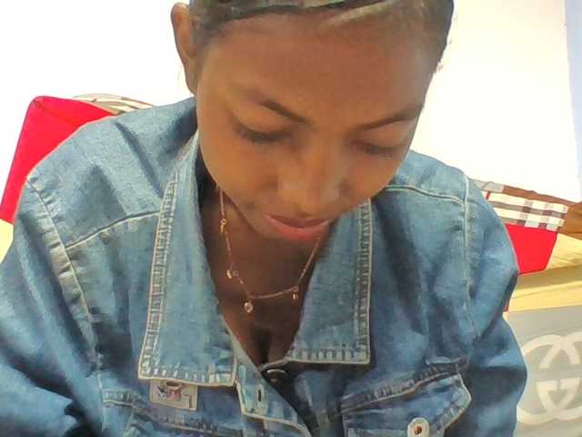 Layah7 live cam on BongaCams