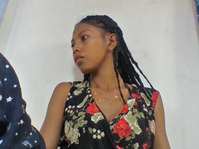 Layah7 live webcam show