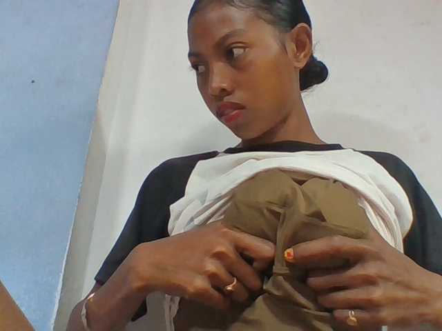 Layah7 live cam on BongaCams