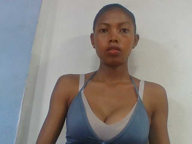 Layah7 live cam on BongaCams