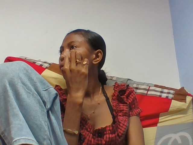 Layah7 live cam on BongaCams