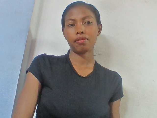 Layah7 live webcam show