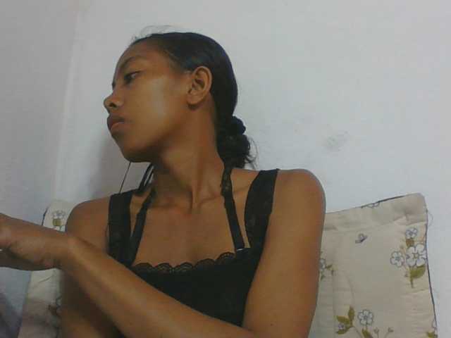 Layah7 live cam on BongaCams