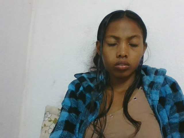 Layah7 live cam on BongaCams