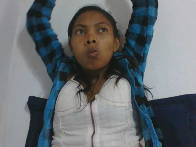 Layah7 live cam on BongaCams