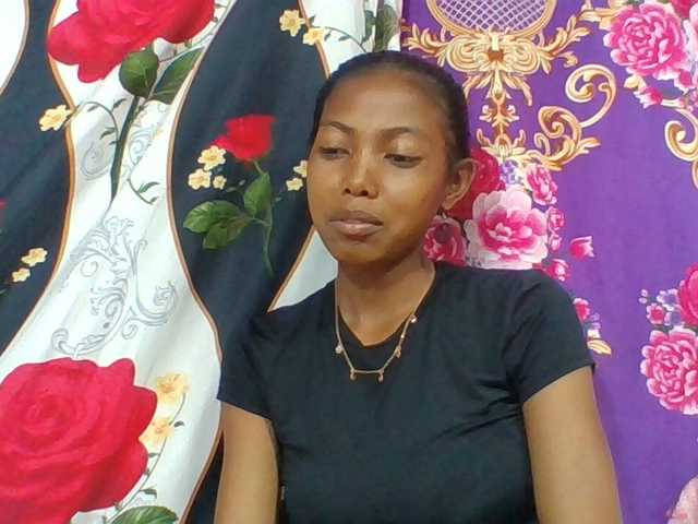 Layah7 live cam on BongaCams