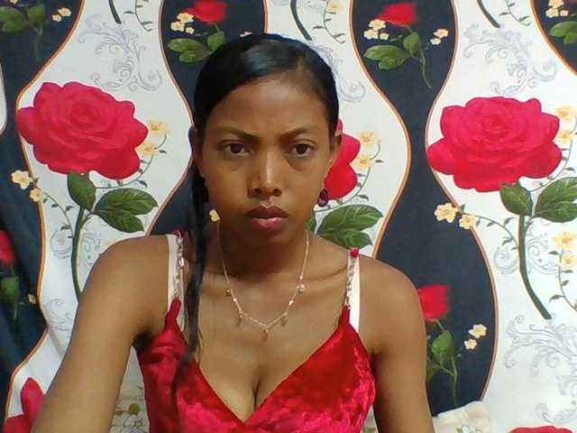 Layah7 live cam on BongaCams