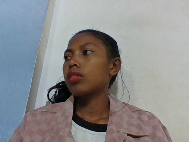 Layah7 live cam on BongaCams