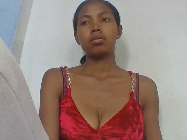 Layah7 live webcam show