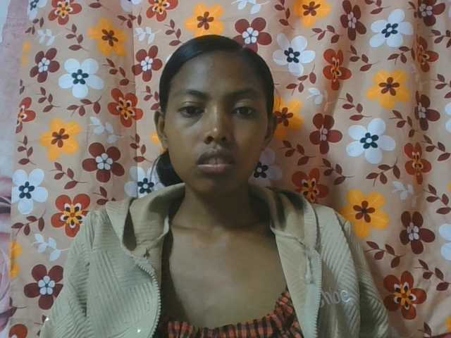 Layah7 live cam on BongaCams