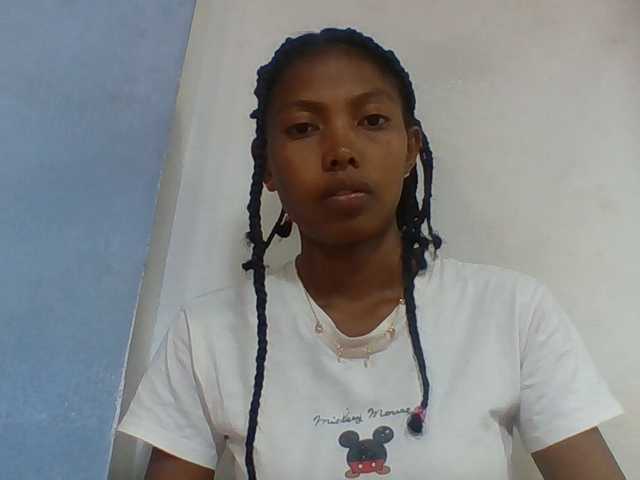 Layah7 live webcam show