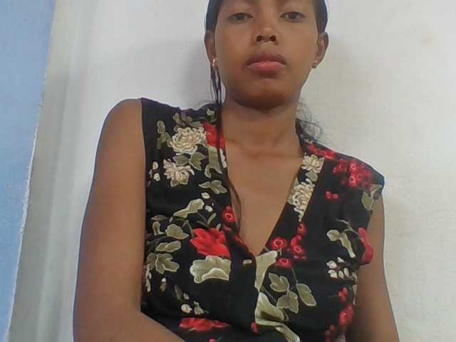 Layah7 live webcam show