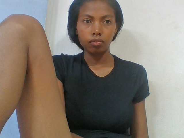 Layah7 live webcam show