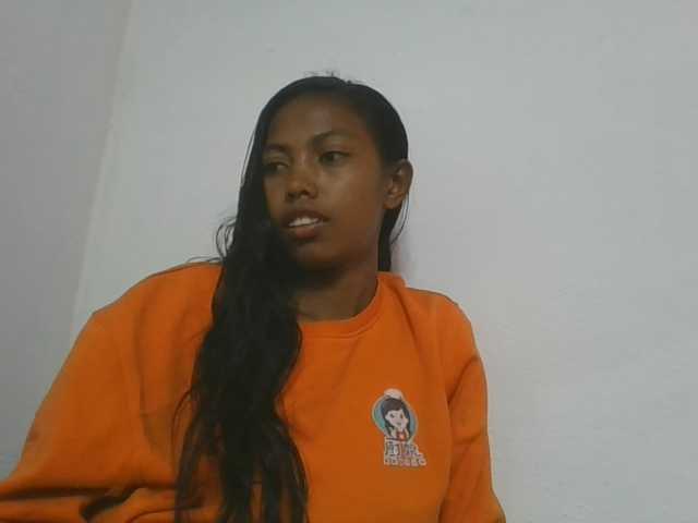 Layah7, en directo ahora en BongaCams