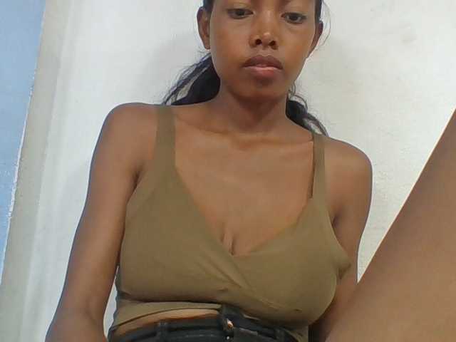 Layah7 live cam on BongaCams