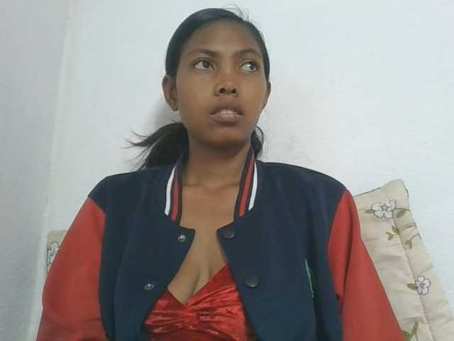 Layah7 live cam on BongaCams