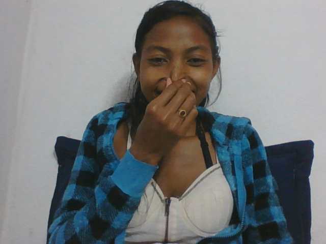 Layah7 live cam preview