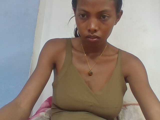 Layah7 live cam on BongaCams