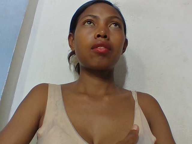 Layah7 live cam on BongaCams
