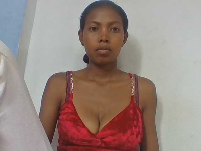 Layah7 live webcam show