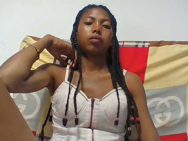 Layah7 live webcam show