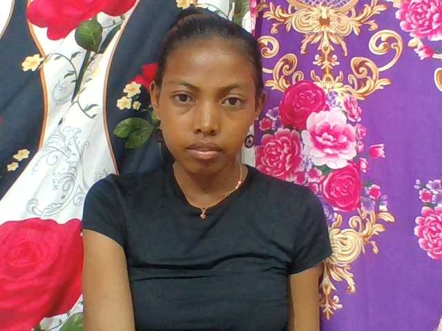 Layah7 live cam on BongaCams