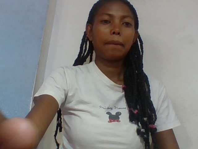Layah7 live webcam show