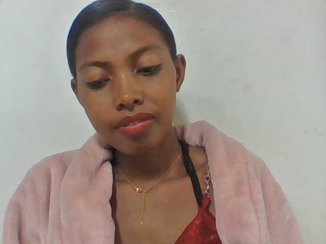 Layah7 live cam on BongaCams