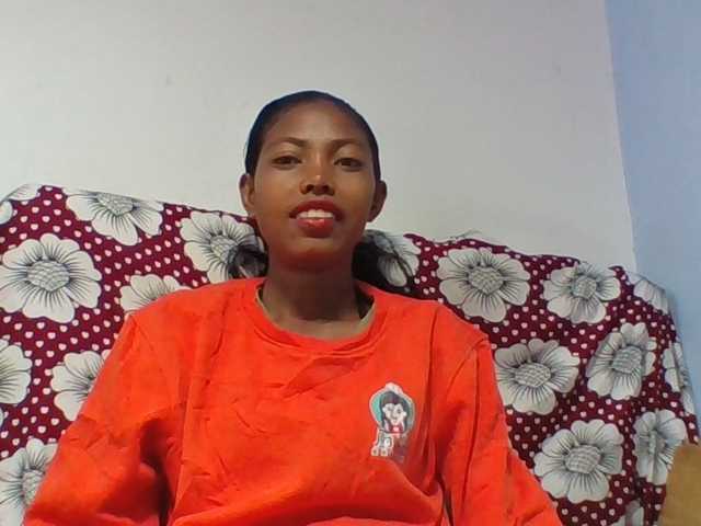 Layah7 live cam preview