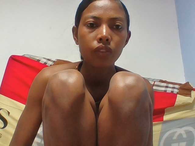 Layah7 live cam on BongaCams