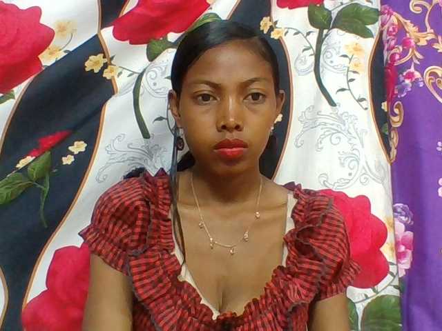 Layah7 live cam on BongaCams