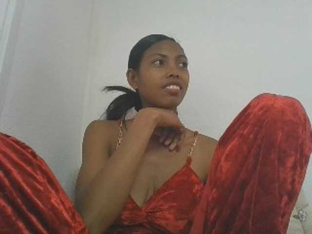 Layah7 live cam on BongaCams