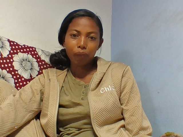 Layah7 live cam preview