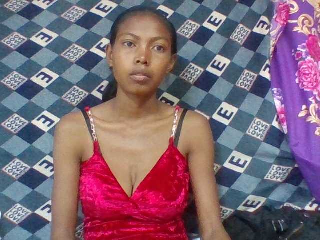 Layah7 live cam on BongaCams