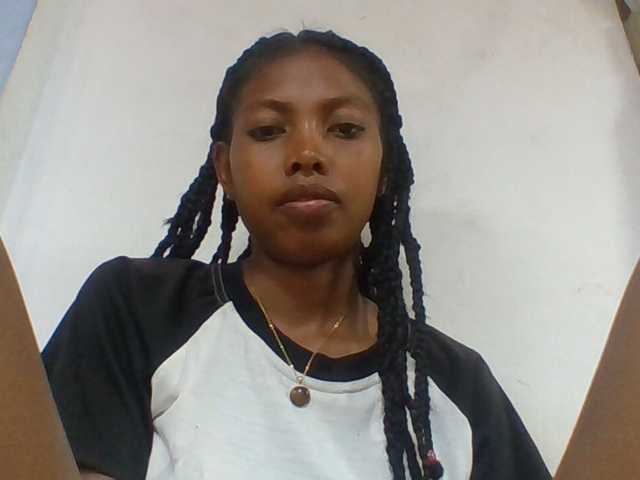 Layah7 live webcam show