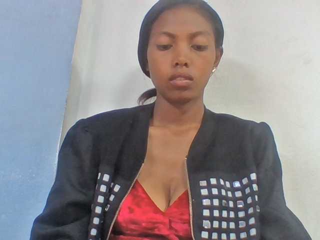 Layah7 live webcam show