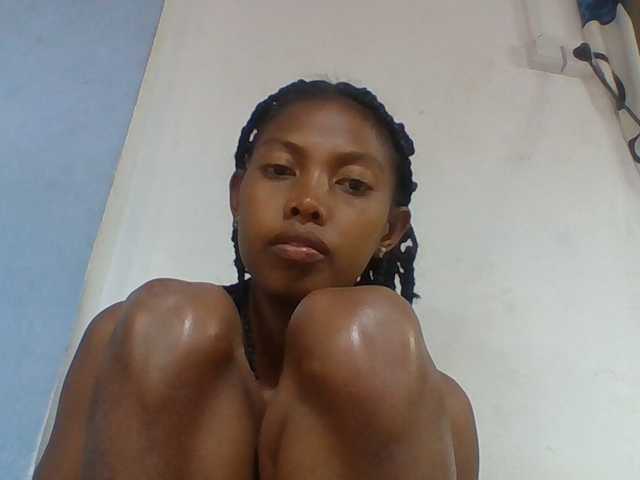 Layah7 live webcam show