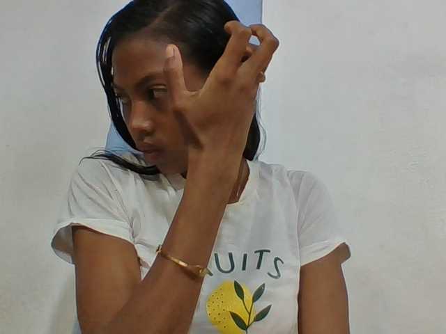 Layah7 live cam on BongaCams