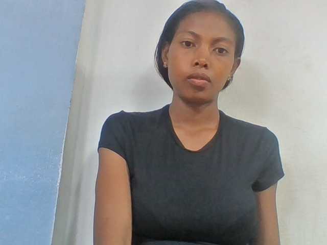 Layah7 live webcam show