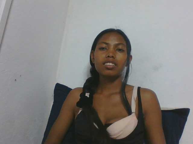 Layah7 live cam preview