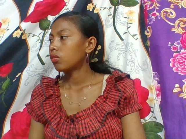 Sex chat gratuit in direct cu Layah7 pe BongaCams