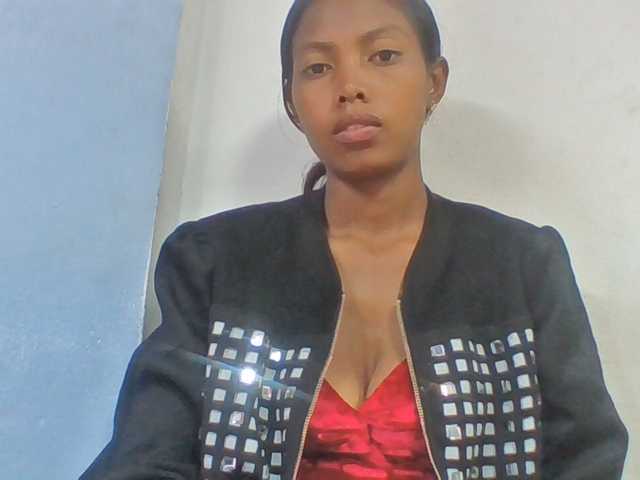 Layah7 live webcam show