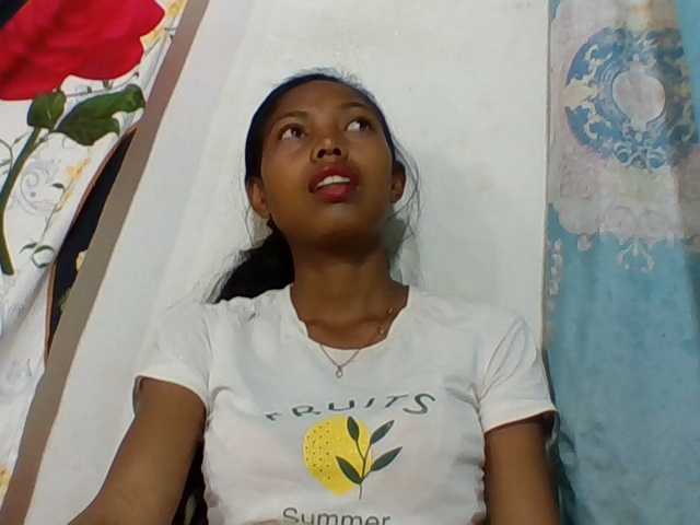Layah7 live cam on BongaCams
