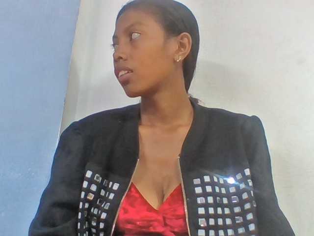 Layah7 live webcam show