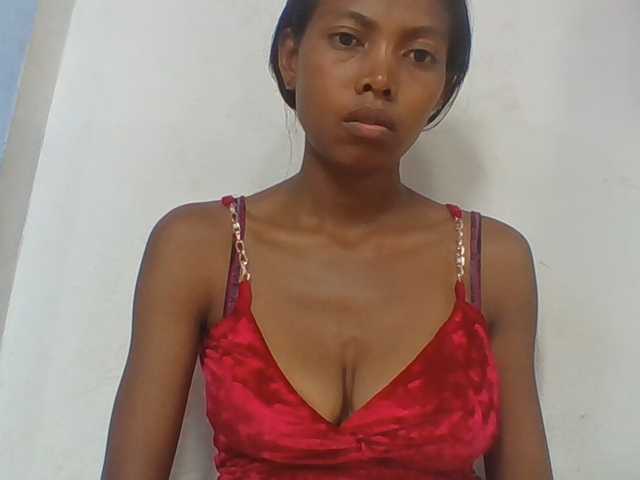 Layah7 live webcam show