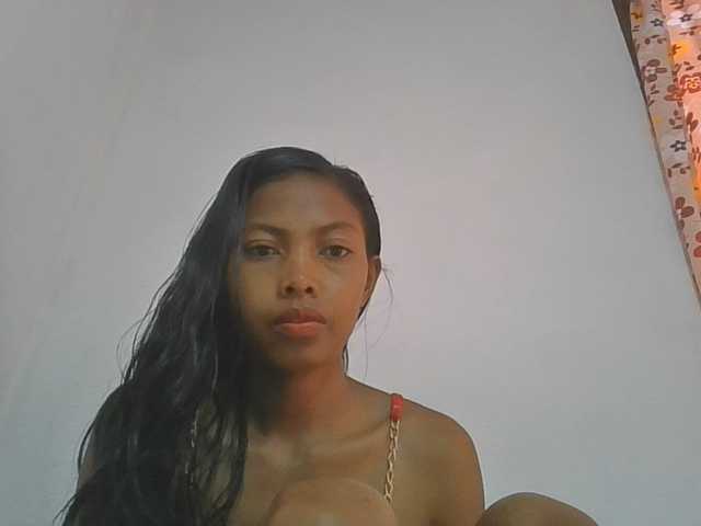 Layah7, live now on BongaCams