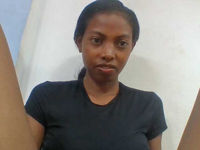 Layah7 live webcam show