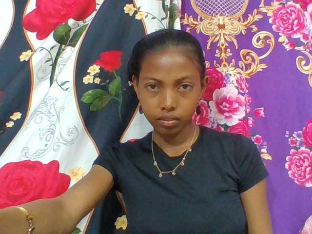 Layah7 live cam on BongaCams