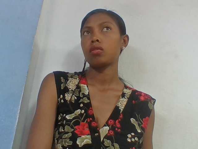 Layah7 live webcam show